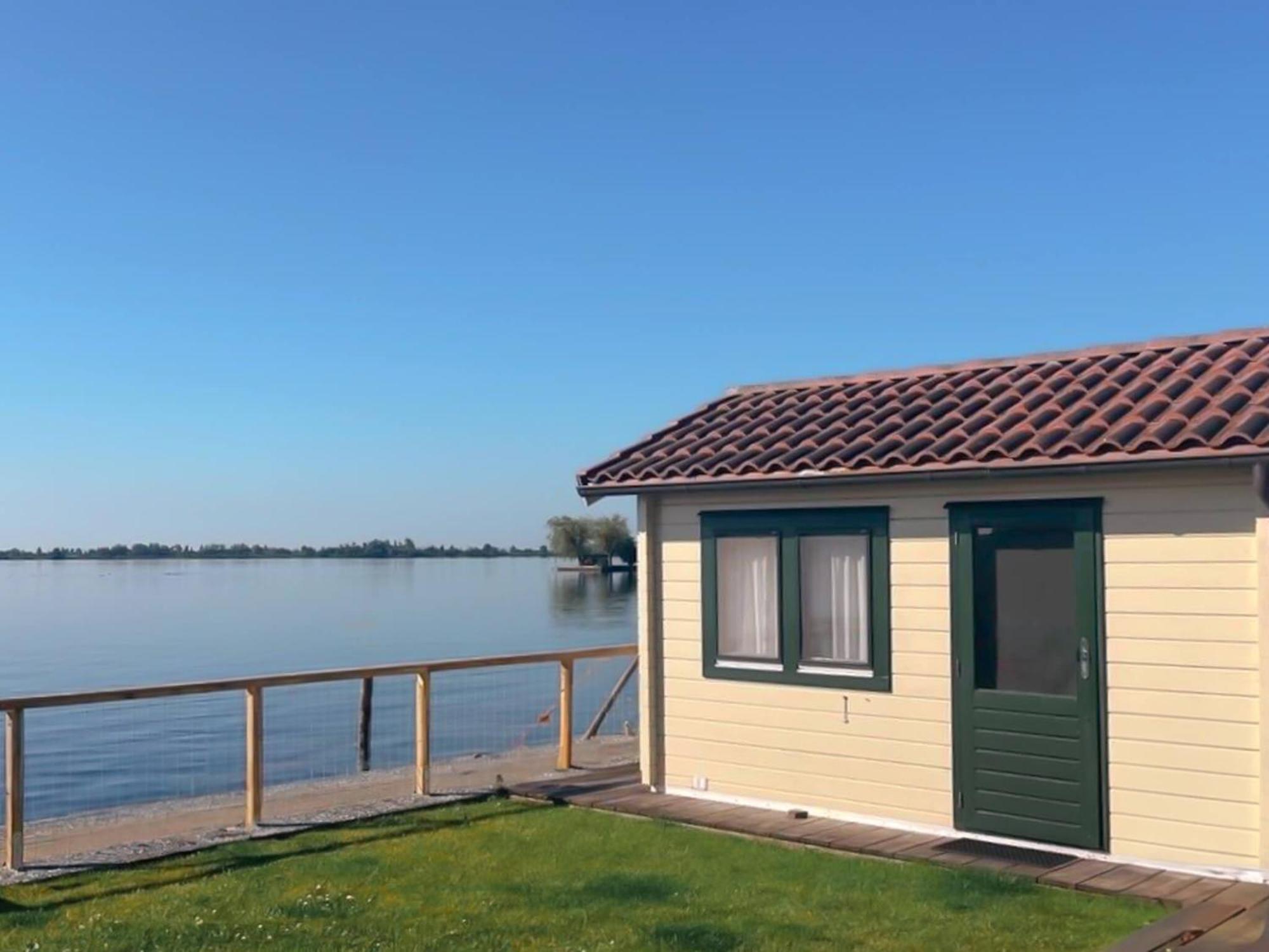 Visserslust Rooms, Apartments And Houseboats Vinkeveen Bagian luar foto